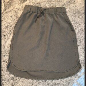 Lululemon On The Fly Skirt *Woven Grey Sage - Size 6
